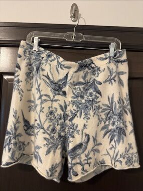 High-Waist Floral Bird Knit Shorts - Cream & Blue cashmere